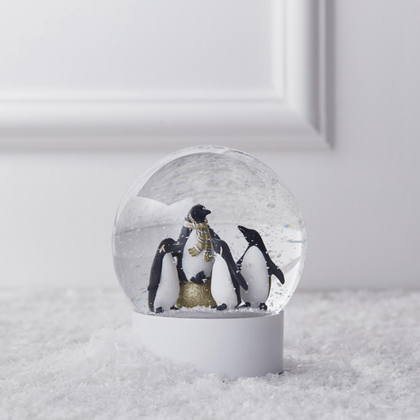 Penguins Snow Globe Zgallerie