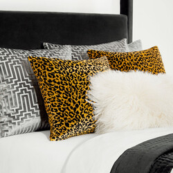 Amari Pillow 22" - Black/Gold